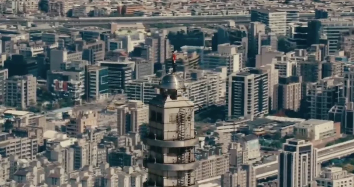 Alex Honnold na vrhu nebodera/Netflix