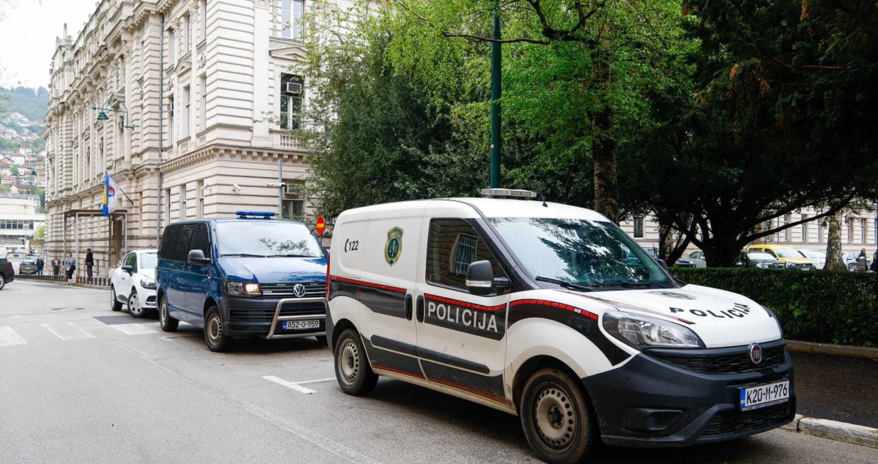 Akcija Koverta, policija, pretres, Vlada KS, Enda Pavić Pečenković, MUP KS, marica, kombi/Damir Deljo