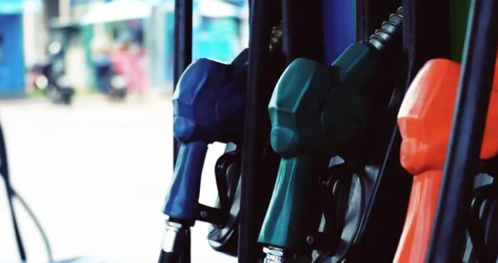 benzinska pumpa, gorivo, točenje goriva/Freepik