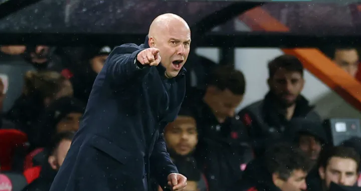 Soccer Football - Premier League - AFC Bournemouth v Liverpool - Vitality Stadium, Bournemouth, Britain - January 24, 2026 Liverpool manager Arne Slot reacts Action Images via Reuters/Matthew Childs EDITORIAL USE ONLY. NO USE WITH UNAUTHORIZED AUDIO, VIDEO, DATA, FIXTURE LISTS, CLUB/LEAGUE LOGOS OR 'LIVE' SERVICES. ONLINE IN-MATCH USE LIMITED TO 120 IMAGES, NO VIDEO EMULATION. NO USE IN BETTING, GAMES OR SINGLE CLUB/LEAGUE/PLAYER PUBLICATIONS. PLEASE CONTACT YOUR ACCOUNT REPRESENTATIVE FOR FURTHER DETAILS../Foto: Matthew Childs