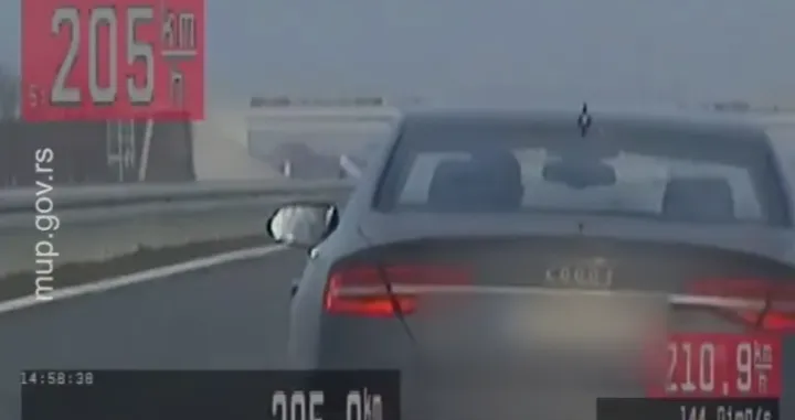 Audi A8 "letio" autoputem: Bh. državljanin vozio 205,9 km/h gdje je ograničenje 100/Screenshot