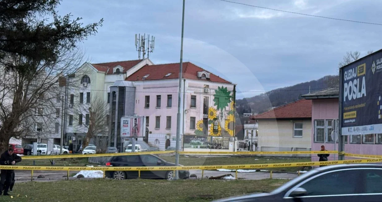 O&scaron;tećeno i vozilo/Tuzlanski.ba//