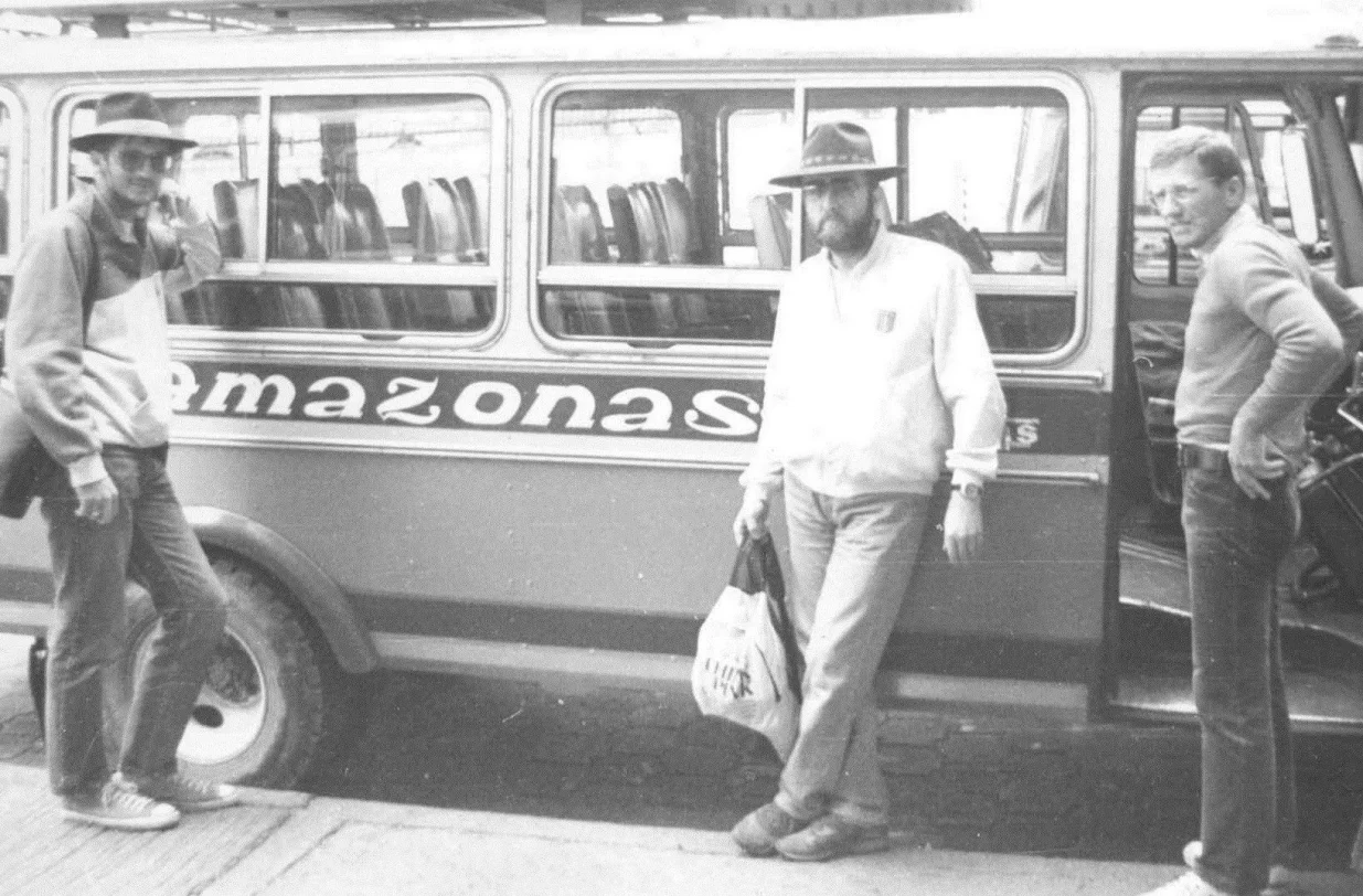 AUTOBUS ZA AMAZON: Nas saradnuk Ahmed Bosnic sa dr. Enverom Imamovice i alpinistom Borisom Kovacevicem za vrijeme ekspedicije "Ande-Amazon"/