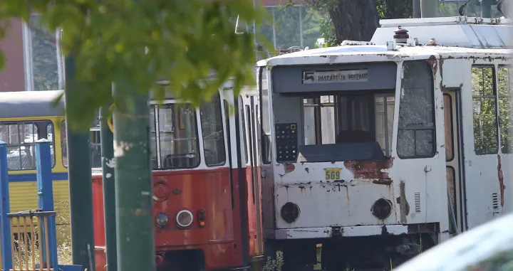 gras remiza uni&scaron;tena razvaljena vozila/Senad Gubelić