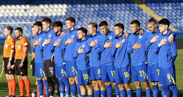 U21 BiH - KiparFudbalska mlada reprezentacija Bosne i HercegovineLuka DamjanovićSenad MustafićRiad SmajićTarik MuharemovićAnes ČardaklijaLuka BožičkovićNiko KovačMuhamed Buljuba&scaron;ićMatej &Scaron;akotaAdmir BristrićIrfan Ramić/Foto: Picasa