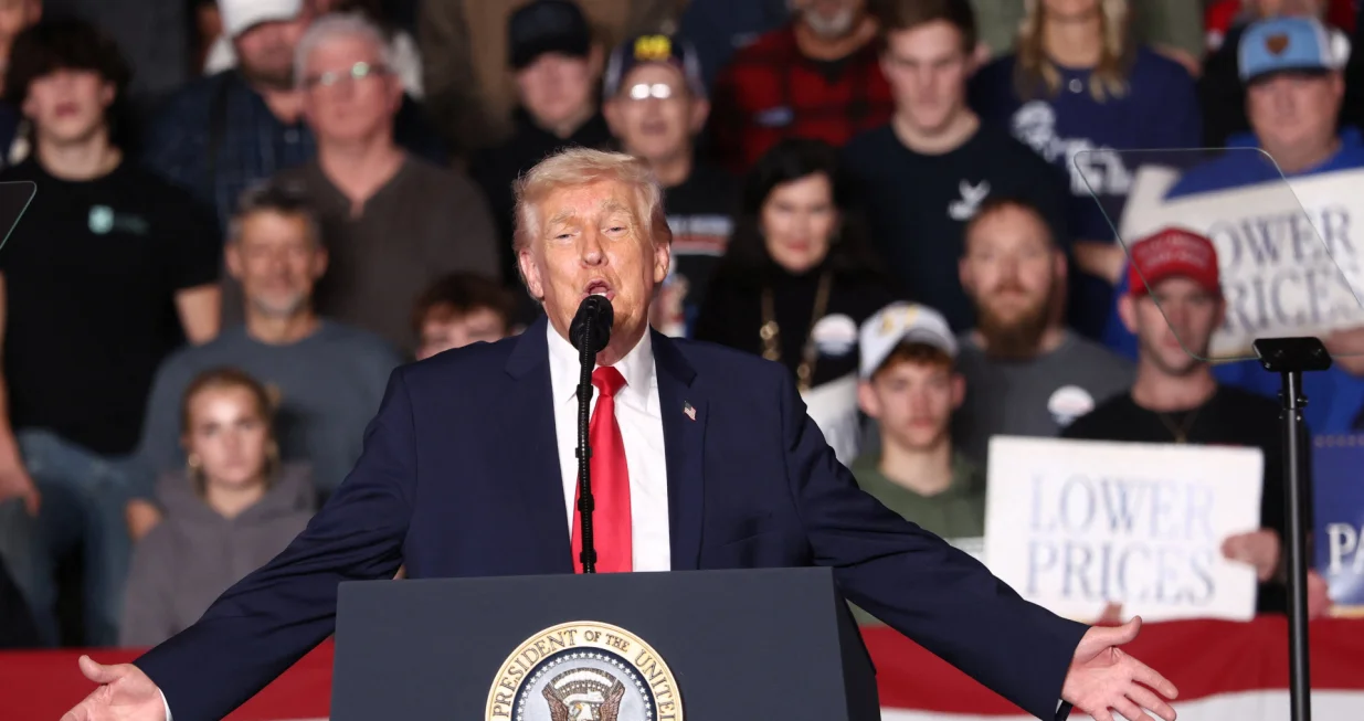 U.S. President Donald Trump delivers a speech on energy and the economy, in Clive, Iowa, U.S., January 27, 2026. REUTERS/Kevin Lamarque/Kevin Lamarque
