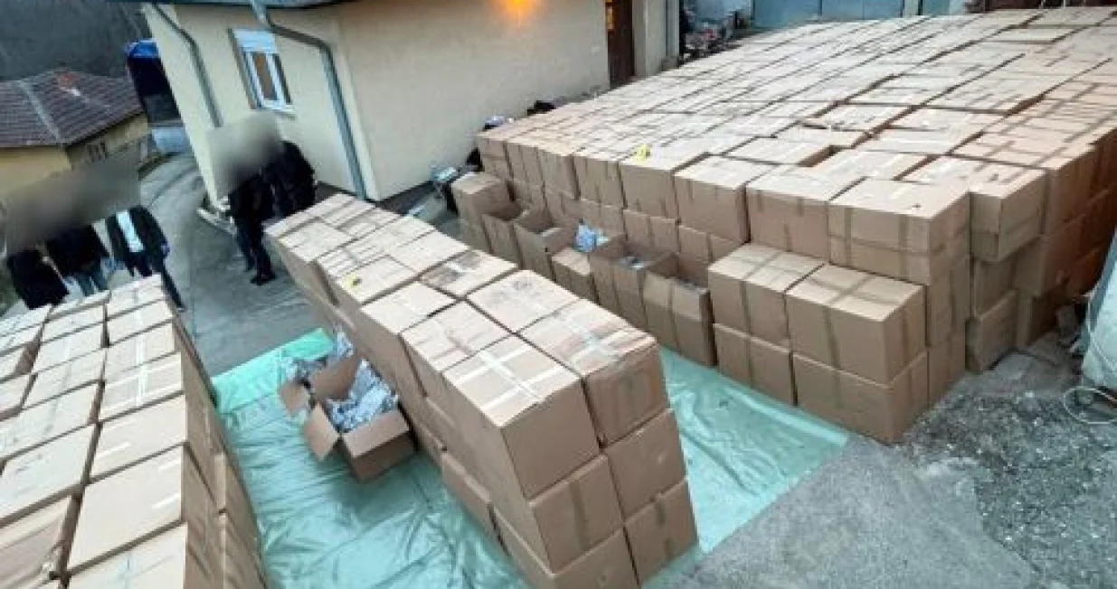 Najveća zapljena droge u Srbiji: Otac i sin držali pet tona marihuane, pronađen i arsenal oružja/