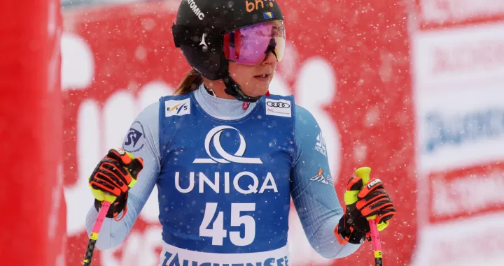 Alpine Skiing - FIS Alpine Ski World Cup - Women's Downhill - Zauchensee, Austria - January 10, 2026 Bosnia and Herzegovina's Elvedina Muzaferija reacts after her run REUTERS/Leonhard Foeger/Foto: Leonhard Foeger