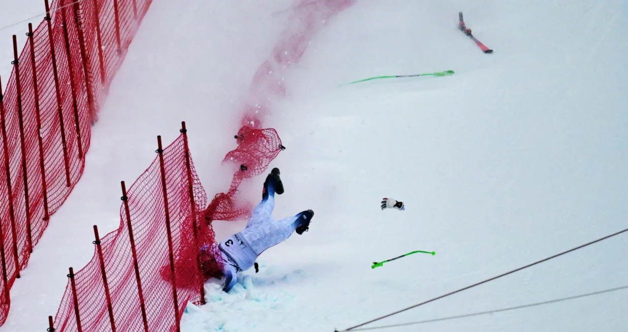 Alpine Skiing - FIS Alpine Ski World Cup - Women's Downhill - Crans-Montana, Switzerland - January 30, 2026 Norway's Marte Monsen crashes during her run REUTERS/Romina Amato/Foto: Romina Amato