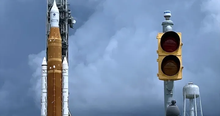 Masivna raketa od 98 metara najmoćnija je ikad napravljena od strane NASA-e/ AA/