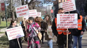 Protesti grupe pacijenata oštećenih zatvaranjem klinike northwestern medical center u sarajevu ispred higijenskog zavoda/Senad Gubelić