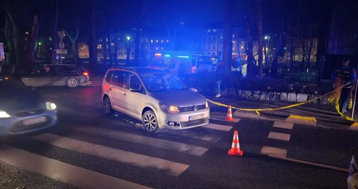 Automobil udario pje&scaron;aka kod trolejbuske okretaljke na Trgu Austrije/Almir &Scaron;arenkapa