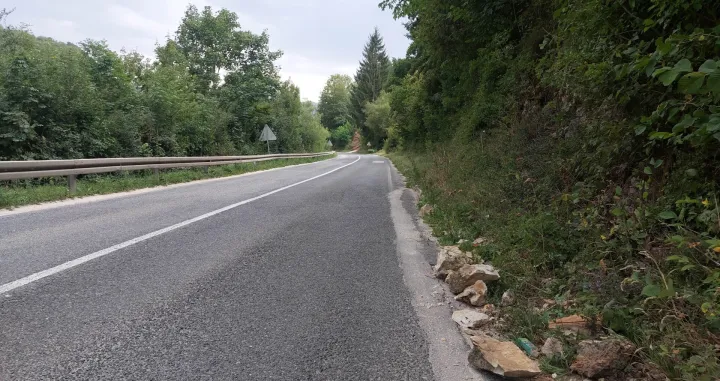 Put Satajevo - Foča: oborine i stijene po cesti/Damir Deljo