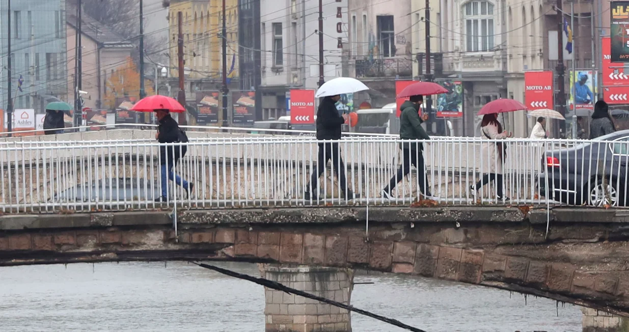 Novembar vrijeme hladno i ki&scaron;no/Senad Gubelić