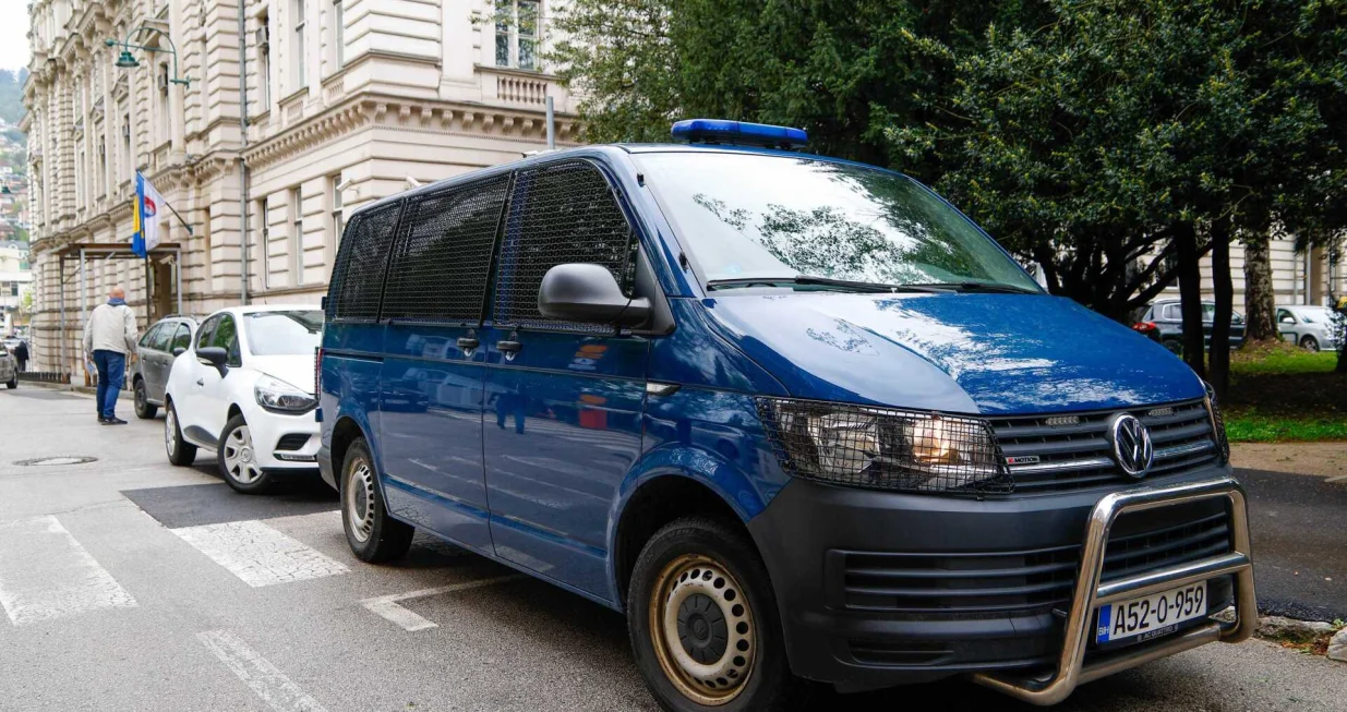 Akcija Koverta, policija, pretres, Vlada KS, Enda Pavić Pečenković, MUP KS, marica, kombi/Damir Deljo