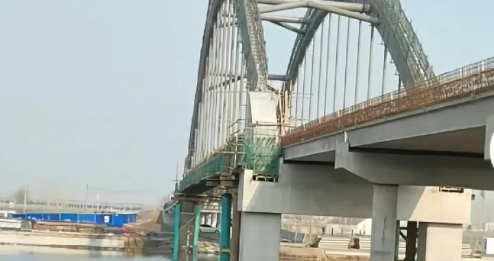 Uru&scaron;io se most/X.com//