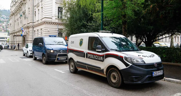 Akcija Koverta, policija, pretres, Vlada KS, Enda Pavić Pečenković, MUP KS, marica, kombi/Damir Deljo