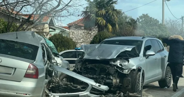 Uni&scaron;tena vozila/Hercegovina.info/