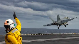 nosač aviona, američki avion, polijetanje aviona sa nosača/Facerbook/Uss Abraham Lincoln