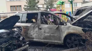 Planula tri vozila/Crna-hronika//