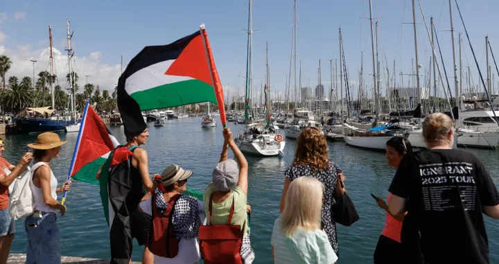 BARCELONA, &Scaron;PANIJA - 31. AUGUST: Brodovi koji pripadaju Globalnoj Sumud flotili isplovili su iz Barcelone u &Scaron;paniji prema Gazi 31. augusta 2025."Globalna Sumud flotila" predstavlja najveću civilnu pomorsku misiju organiziranu kako bi se suprotstavila izraelskoj ilegalnoj opsadi Gaze. Ona ujedinjuje organizatore, doktore, umjetnike i aktiviste solidarnosti iz cijelog svijeta koji odgovaraju na genocid nad palestinskim narodom. (Esra Hacioğlu - Anadolu Agency)/