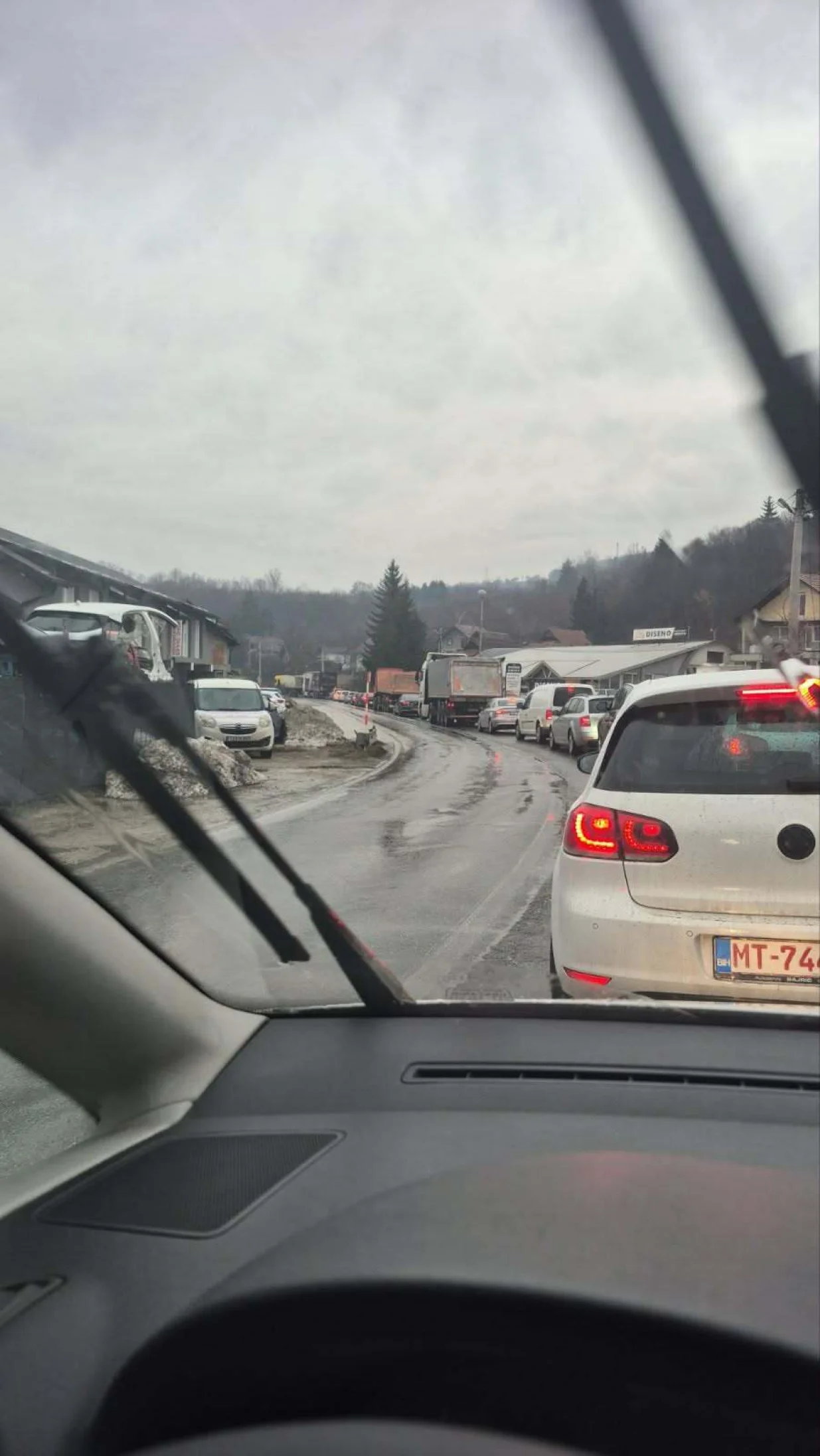 kamion se popriječio na cesti, Kaonik Vitez, kolone vozila/Viber