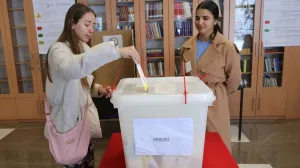 Prijevremeni izbori za predsjednika Republike Srpske. Istočno Sarajevo - Lukavica glasanje/Senad Gubelić