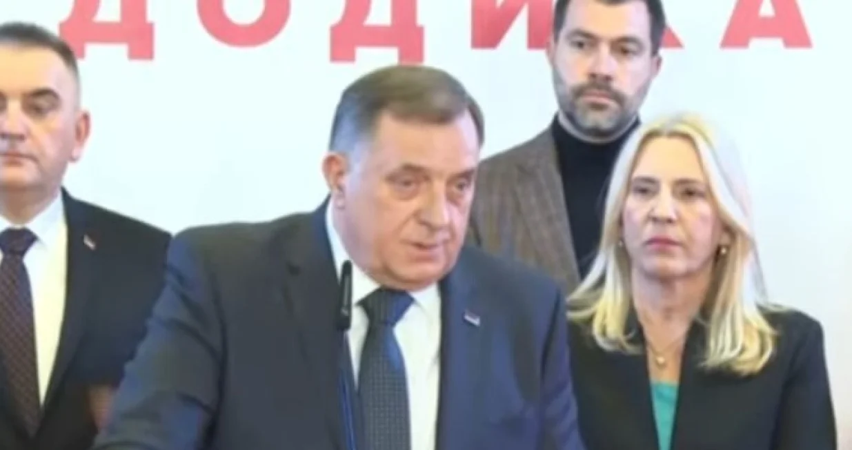 Milorad Dodik, predsjednik SNSD-a, press konferencija/Prtsc
