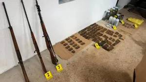 Oduzeti droga i oružje/MUP HNK/