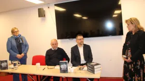 U Islamskom kulturnom centru Bo&scaron;njaka u Oslu održana je promocija knjige "Dnevnik drugog života"&nbsp;autora Edina Mezita/Fahro Konjhodžić
