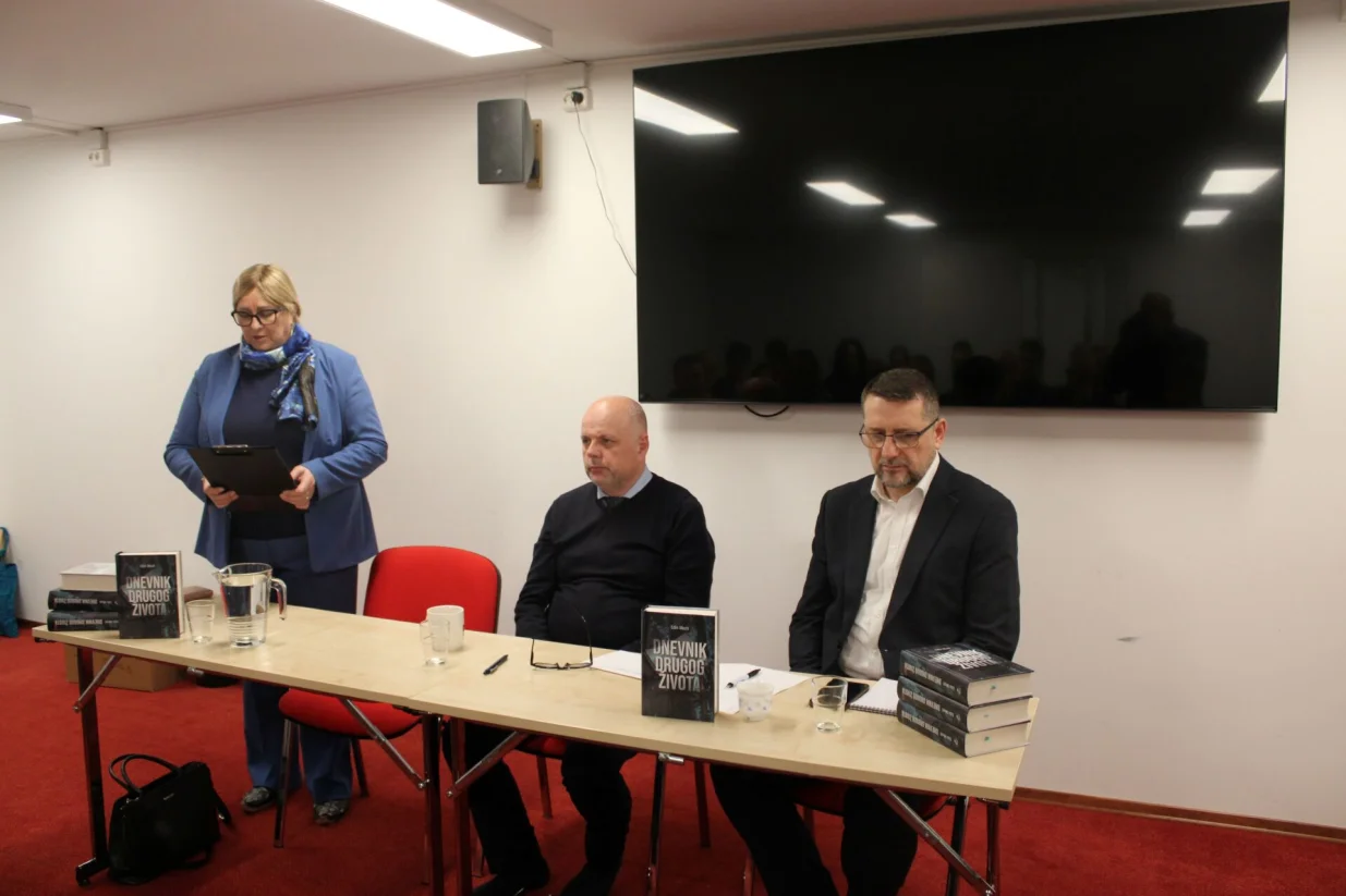 U Islamskom kulturnom centru Bo&scaron;njaka u Oslu održana je promocija knjige "Dnevnik drugog života"&nbsp;autora Edina Mezita/Fahro Konjhodžić