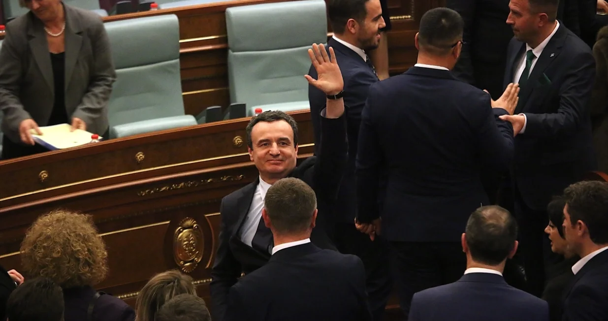 Članovi Skup&scaron;tine Kosova, većinom glasova, kasno u srijedu su odobrili novi kabinet na čelu s premijerom Albinom Kurtijem/Erkin Ke&ccedil;i