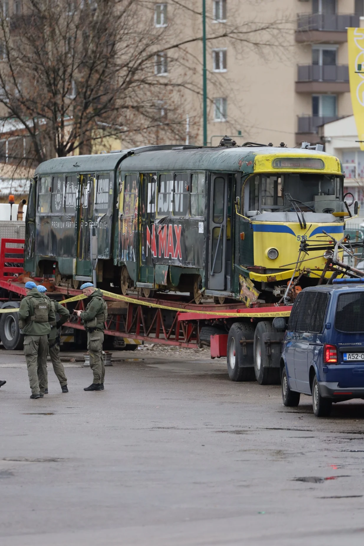 Tramvaj u krugu grasa/Senad Gubelić