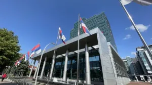 Vlada RS zgrada.jpg/