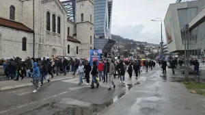 kolona krenula prema vojnoj bolnici/Nedim Fetahović