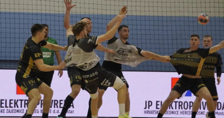 Detalj sa utakmice RK Izviđač - RK Trimo Trebnje/Foto: 