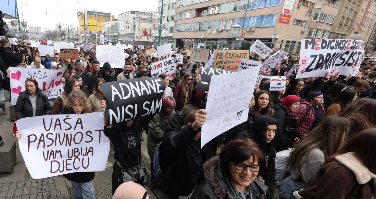 Četvrti dan Sarajevo protesti zbog tramvajske nesreće/Senad Gubelić