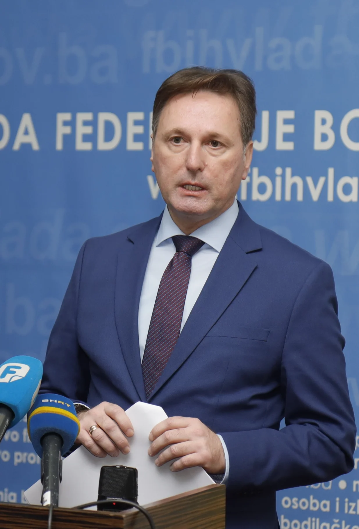 federalni ministar poljoprivrede, vodoprivrede i &scaron;umarstva Kemal Hrnjić pres stanje u oblasti poljoprivrede s posebnim fokusom na kretanja u poljoprivrednim proizvodnjama u 2024. godini./Senad Gubelić