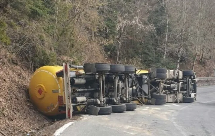 Prevrnula se cisterna/Bugojno Danas//