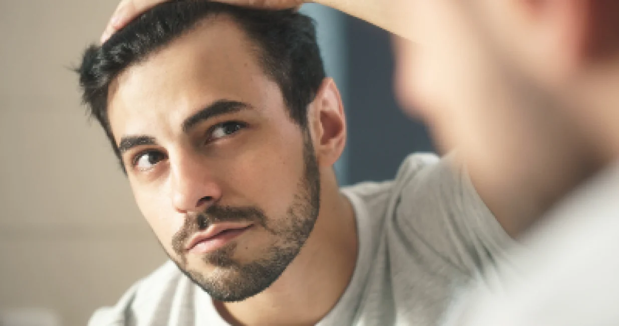 Jedna od posljedica infekcije COVID-19 može biti i gubitak kose?/Ilustracija/