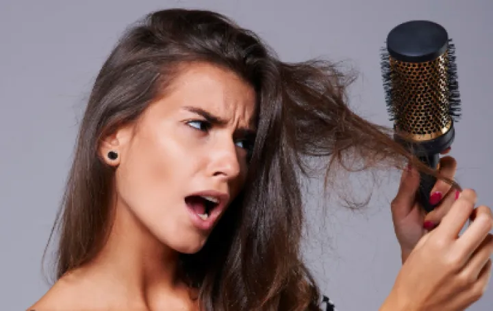 Naelektrisana kosa vi&scaron;e nije problem/Free Pik