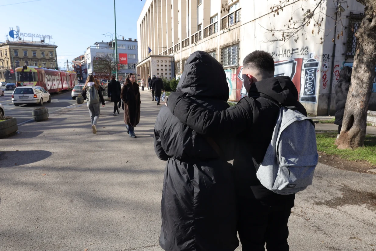 Protesti grupe pacijenata o&scaron;tećenih zatvaranjem klinike northwestern medical center u sarajevu ispred higijenskog zavoda/Senad Gubelić