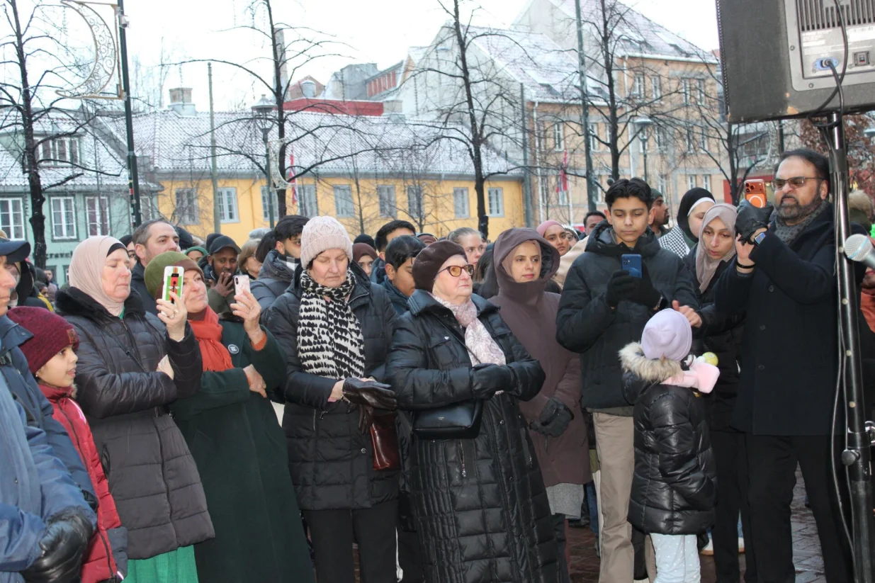 U Oslu upaljena ramazanska svjetla - kandilji/Fahro Konjhodžić