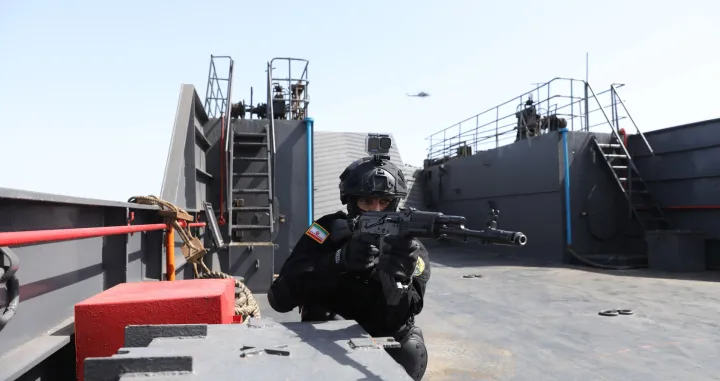 IRAN - 19. FEBRUAR: Iran i Rusija zapoДЌeli su u ДЌetvrtak zajedniДЌku pomorsku vjeЕѕbu u Omanskom zaljevu i sjevernom dijelu Indijskog okeana, potvrД'eno je iz iranskih drЕѕavnih medija.Prema navodima Press TV-a, operativne faze vjeЕѕbe izvedene su u HormuЕЎkom moreuzu, Omanskom zaljevu i sjevernom Indijskom okeanu, uz uДЌeЕЎД&Dagger;e jedinica iranskih i ruskih mornarica.Cilj manevra je proЕЎirenje zajedniДЌke pomorske saradnje i jaДЌanje koordinacije u planiranju i izvoД'enju kombinovanih operacija. (Handout - Д&deg;ran Ordusu - Anadolu Agency)/