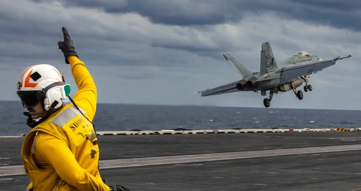 nosač aviona, američki avion, polijetanje aviona sa nosača/Facebook/uss Abraham Lincoln