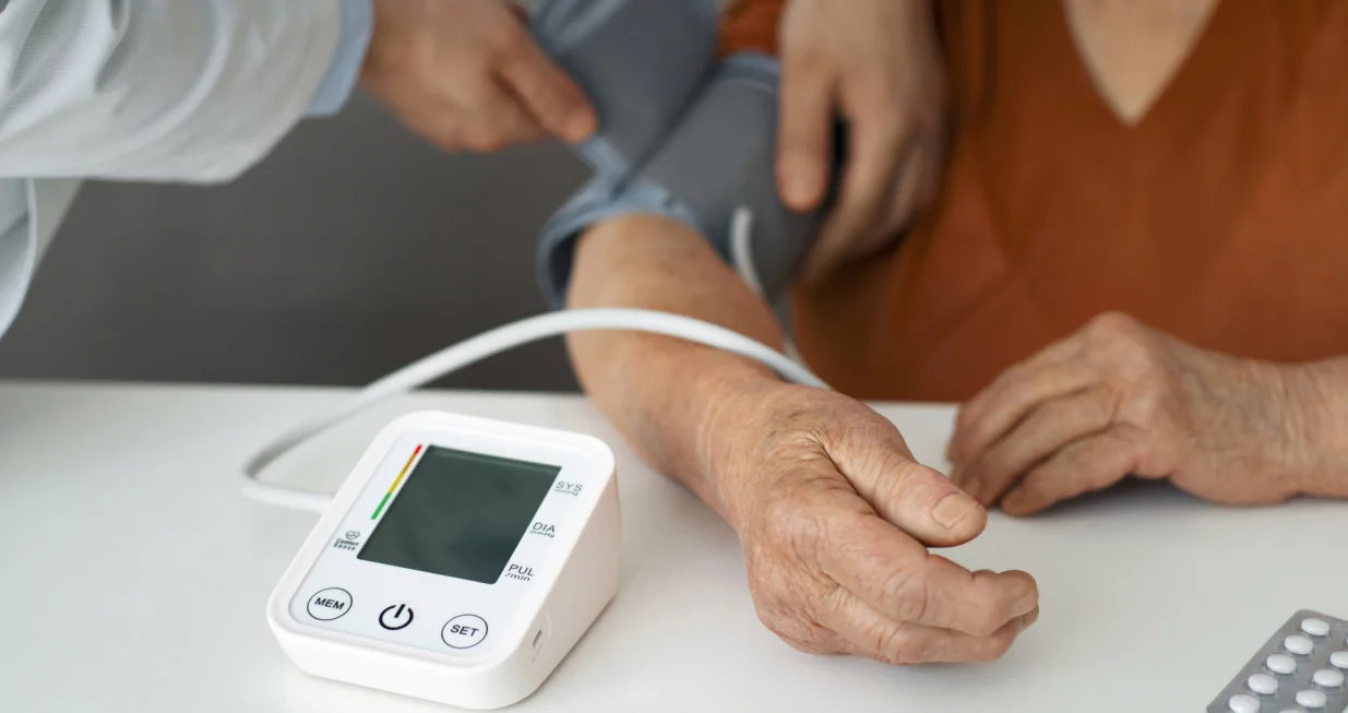 Aparat za pritisak nije samo za kontrolu/Free Pik