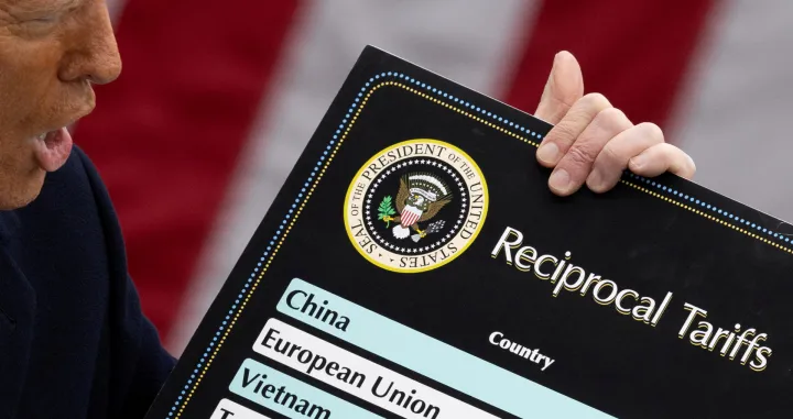 FILE PHOTO: U.S. President Donald Trump delivers remarks on tariffs in the Rose Garden at the White House in Washington, D.C., U.S., April 2, 2025. REUTERS/Carlos Barria/File Photo/Carlos Barria