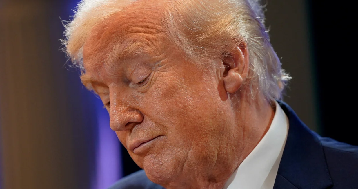 U.S. President Donald Trump attends a press briefing at the White House, following the Supreme Court's ruling that Trump had exceeded his authority when he imposed tariffs, in Washington, D.C., U.S., February 20, 2026. REUTERS/Elizabeth Frantz REFILE - CORRECTING MONTH/Elizabeth Frantz