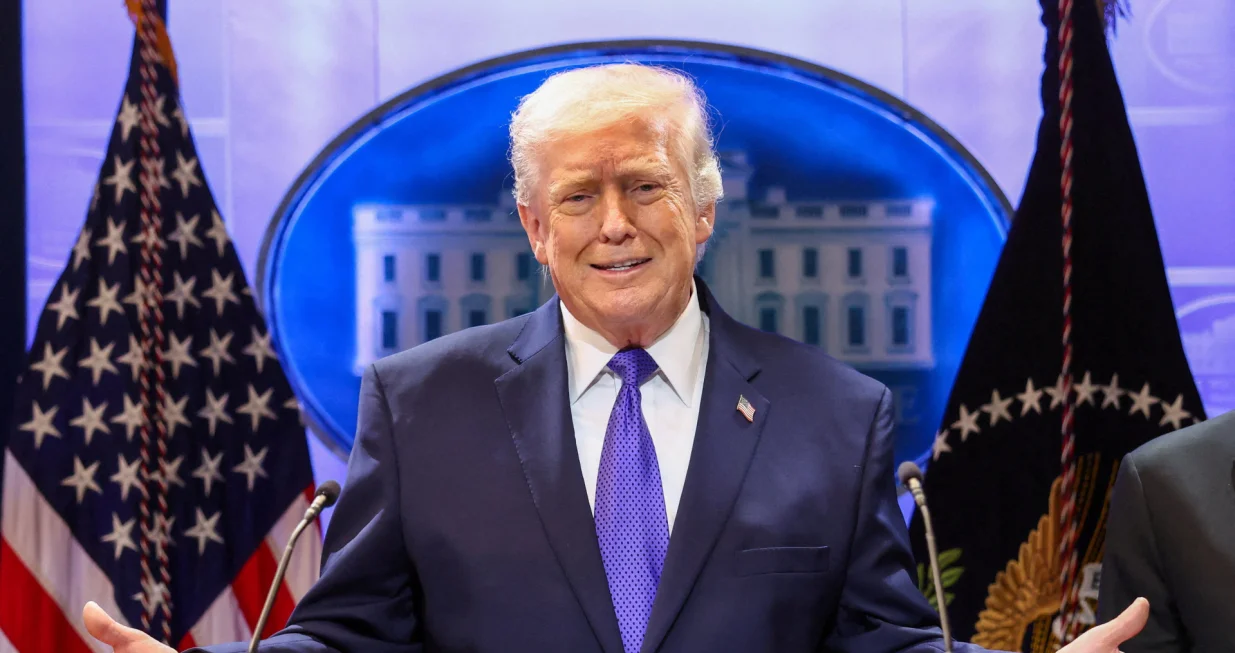 U.S. President Donald Trump gestures as he speaks during a press briefing at the White House, following the Supreme Court's ruling that Trump had exceeded his authority when he imposed tariffs, in Washington, D.C., U.S., February 20, 2026. REUTERS/Kevin Lamarque REFILE - CORRECTING MONTH/Kevin Lamarque