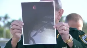 Sačmarica koju je nosio muškarac koji je upao na Trumpovo imanje Mal-Mar-a-Lago u Palm Beachu na Floridi//